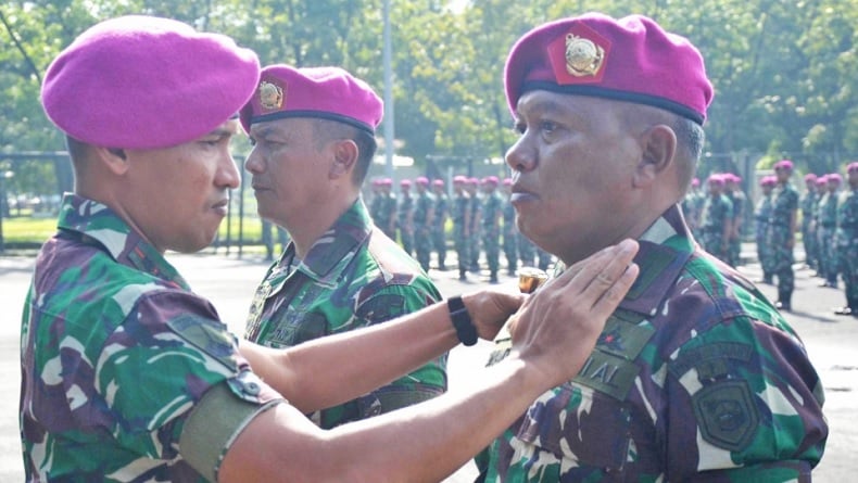 title Pengukuhan Danki Aligator dan Pasi Intel, Danyonif 1 Marinir: Selamat Datang di Buaya Petarung Pengukuhan Danki Aligator dan Pasi Intel, Danyonif 1 Marinir: Selamat Datang di Buaya Petarung