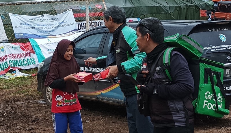 Solidaritas Bagi Korban Gempa Cianjur, Grab Serahkan Bantuan Rp2 Miliar  - Bagian 3