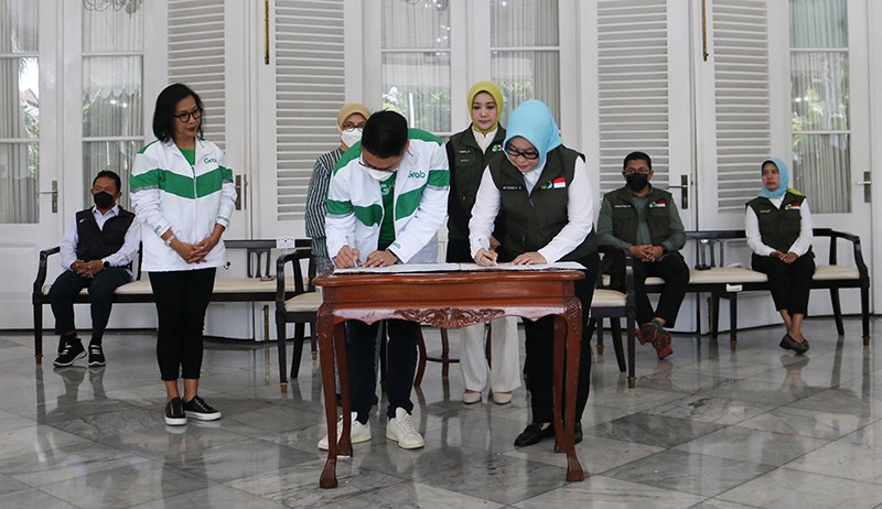 Solidaritas Bagi Korban Gempa Cianjur, Grab Serahkan Bantuan Rp2 Miliar  - Bagian 2