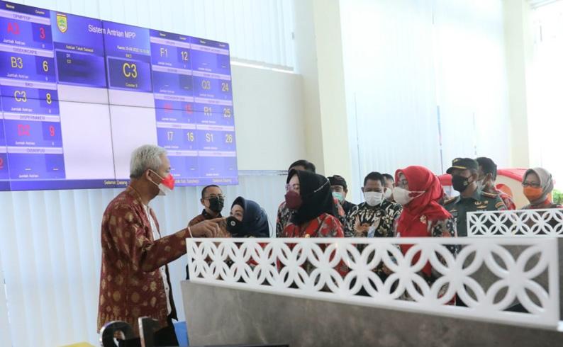 Ganjar Targetkan Seluruh Kabupaten dan Kota di Jateng Miliki Mal Pelayanan Publik 