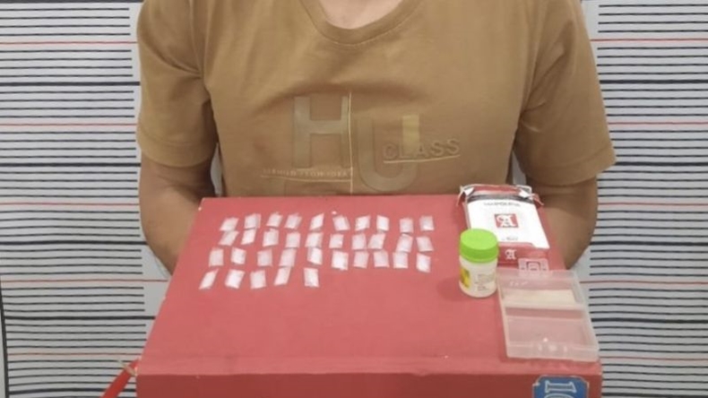 title Kabur Lewat Jendela saat Digerebek, Pengedar 35 Paket Sabu di Nagan Raya Ditangkap Polisi Kabur Lewat Jendela saat Digerebek, Pengedar 35 Paket Sabu di Nagan Raya Ditangkap Polisi