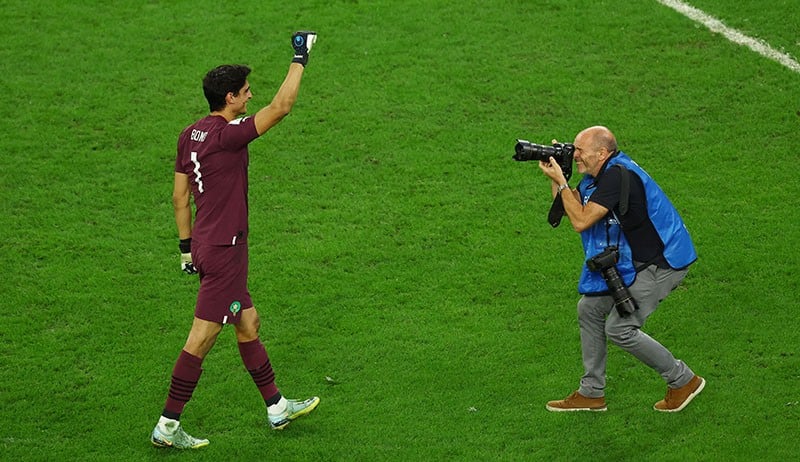 Foto-Foto Kiper Yassine Bounou Benteng Penjaga Gawang Maroko - Bagian 5