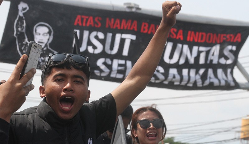 Aparat Penegak Hukum Dinilai Lambat, Aremania Blokade Jalan Tol Selama 135 Menit - Bagian 3