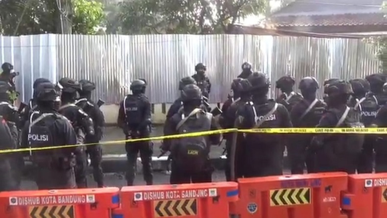 6 Tahanan Polsek Astana Anyar Dipindahkan ke Mapolrestabes Bandung