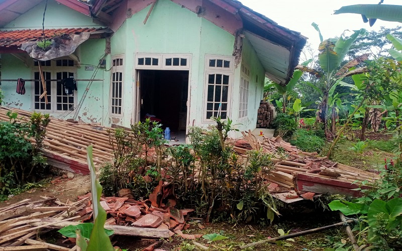 Update Gempa M5,8, 3 Rumah dan 1 Sekolah di Kabupaten Sukabumi Rusak