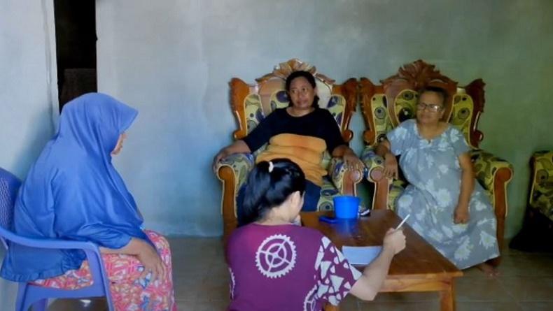 title Tangis Keluarga Korban KKB di Muna, Merantau ke Papua Pulang Dalam Peti Jenazah Tangis Keluarga Korban KKB di Muna, Merantau ke Papua Pulang Dalam Peti Jenazah