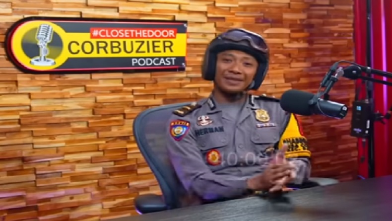Pak Bhabin Buka-bukaan Gaji Polisi saat Ditanya Deddy Corbuzier, Jawabannya Tuai Pujian