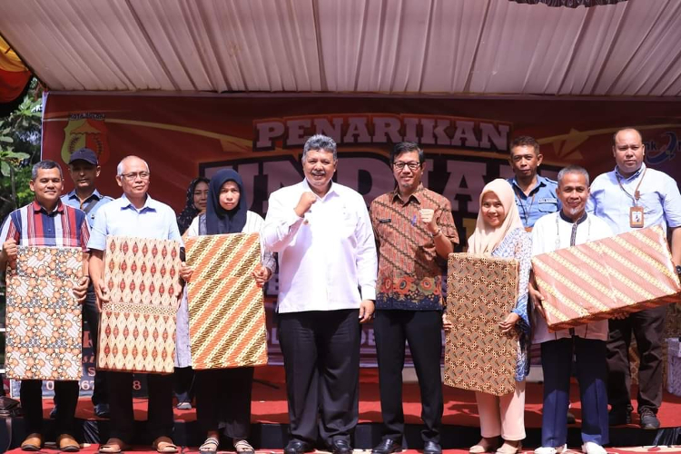 Wali Kota Solok Buka Penarikan Undian Berhadiah PBB-P2 2022