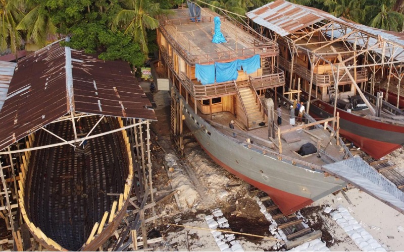title Melihat Pembuatan Kapal Legenda Pinisi di Tanjung Bira Bulukumba Melihat Pembuatan Kapal Legenda Pinisi di Tanjung Bira Bulukumba