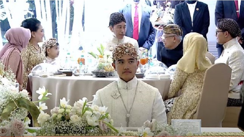 Raut Tegang Kaesang Jelang Akad Nikah, Ditepuk Sang Ibu Iriana Langsung Tersenyum