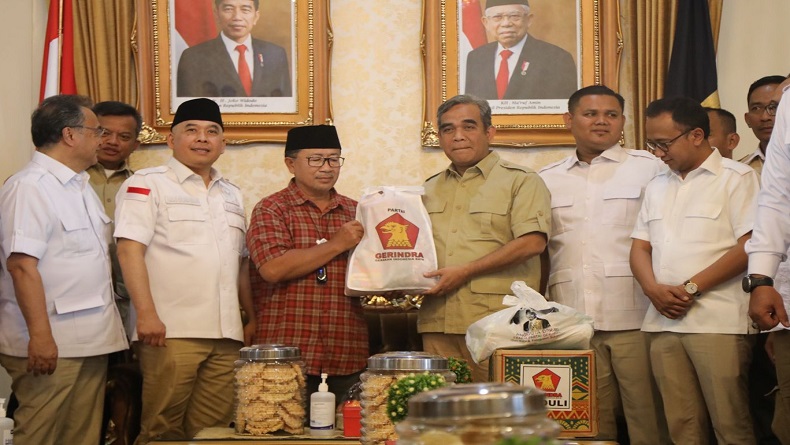 title Gunakan 14 Truk, Gerindra Salurkan Ribuan Paket Bantuan Korban Gempa Cianjur Gunakan 14 Truk, Gerindra Salurkan Ribuan Paket Bantuan Korban Gempa Cianjur