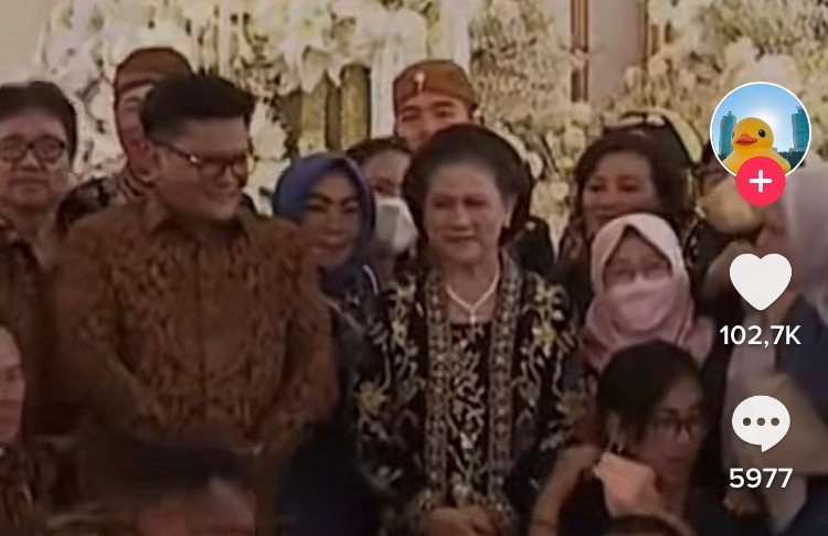 Kaesang Protes Tak Terlihat Saat Foto Di Pelaminan Pengantinnya Aja