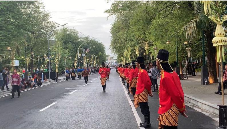  Prajurit Keraton Solo Bersiap Sambut Kirab Kaesang-Erina di Pura Mangkunegaran