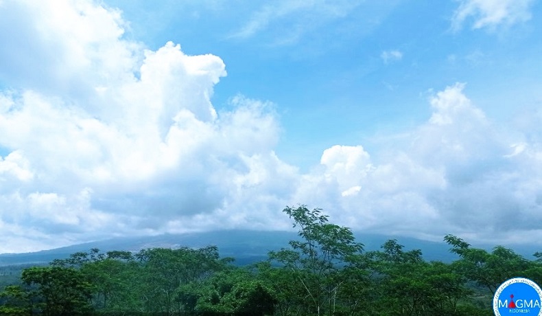 Gunung Semeru Luncurkan Lava Pijar 800 Meter Ke Besuk Kobokan, Status ...