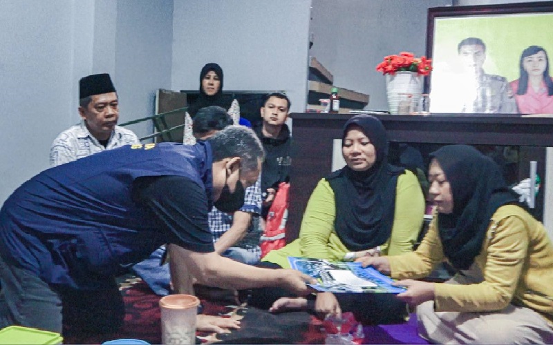 Takziah ke Rumah Korban Bom Astana Anyar, Wali Kota: Terima Kasih Sudah Jaga Bandung