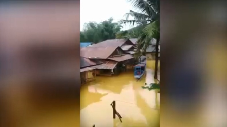 Banjir di Madina Makin Tinggi dan Meluas, Warga Enggan Mengungsi