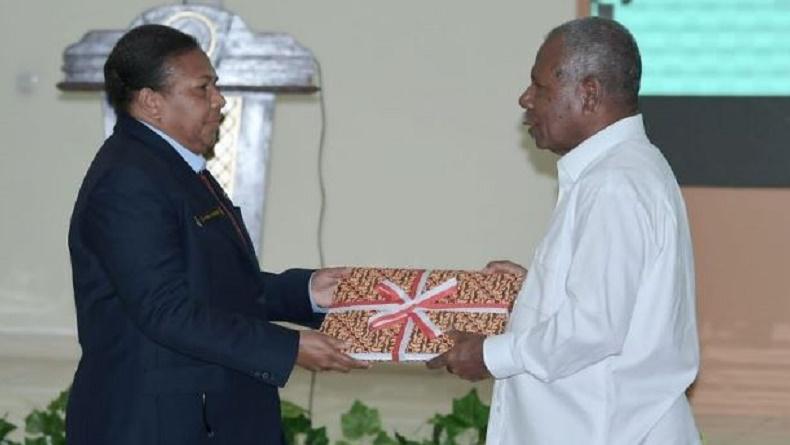 Resmi, Hanna Hikoyabi Ditunjuk Jadi Plh Bupati Jayapura