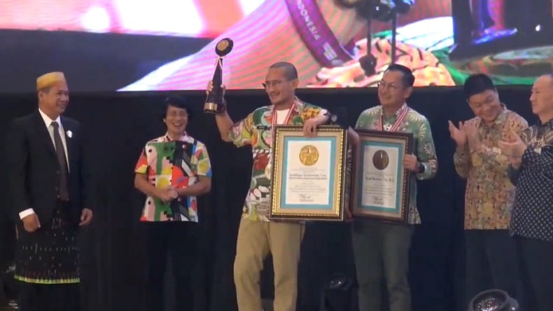 title Vegan Festival 2022 Raih Rekor MURI, Sandiaga Uno Siapkan Kongres Dunia Tahun Depan Vegan Festival 2022 Raih Rekor MURI, Sandiaga Uno Siapkan Kongres Dunia Tahun Depan