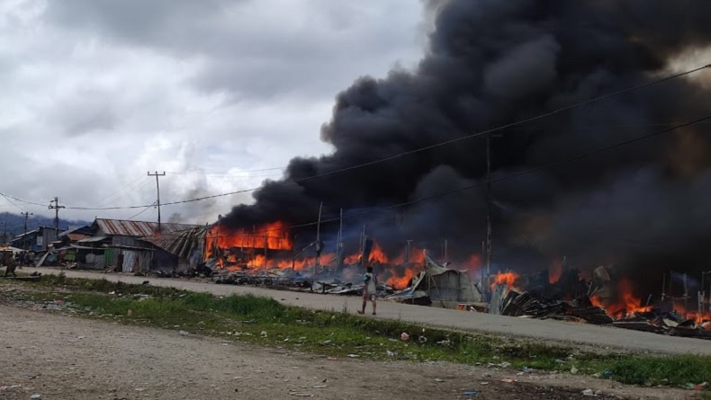 Sekelompok Orang Mengamuk di Tigi Deiyai Papua Tengah, 50 Kios Dibakar