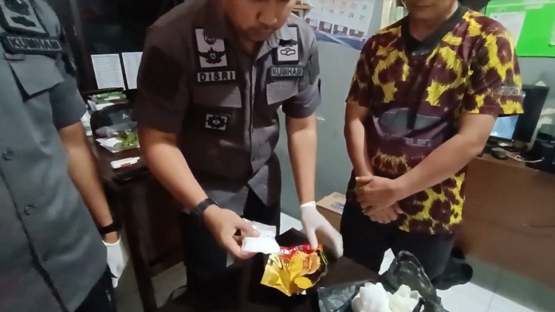 100 Gram Sabu Gagal Diselundupkan ke Lapas Mojokerto, Modus Dilempar dari Luar Pagar