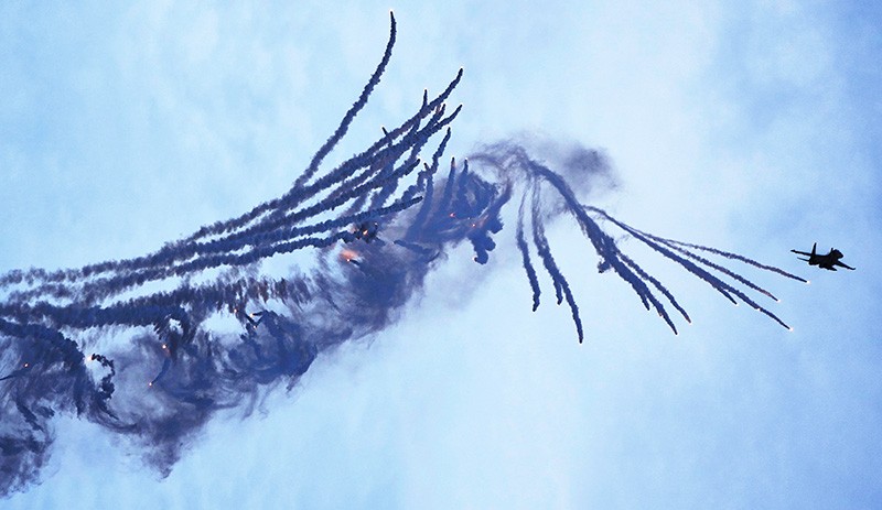 TNI AU Kirim 4 Pesawat Tempur Sukhoi ke Wakatobi Tembakkan Bomb Burst - Bagian 1