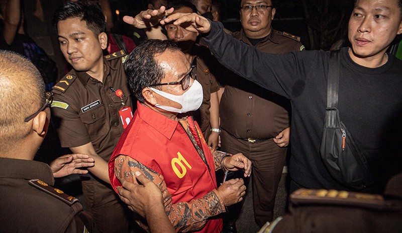 Tampang Mantan Pejabat Tersangka Korupsi Program Sejahterakan Petani Ditangkap - Bagian 2