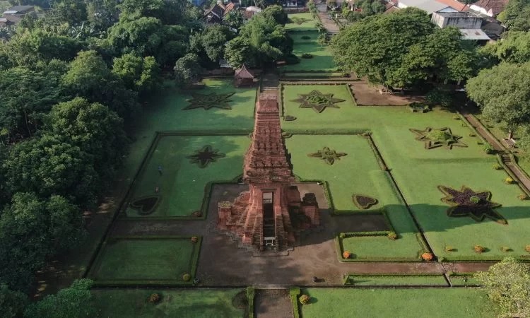 Candi Bajang Ratu, Bangunan Suci untuk Menghormati Raja Jayanegara