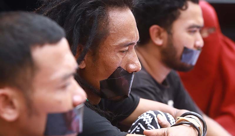 Mogok Makan Protes Dugaan Pelanggaran HAM Mafia Tambang yang Rugikan Warga Sumbawa Barat - Bagian 3