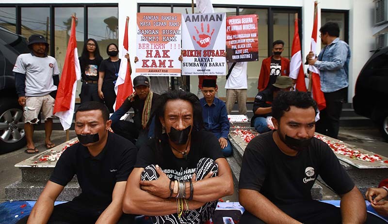 Mogok Makan Protes Dugaan Pelanggaran HAM Mafia Tambang yang Rugikan Warga Sumbawa Barat - Bagian 1