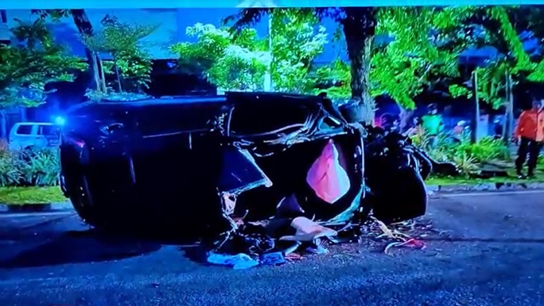 Jazz Maut Tabrak Pohon Tewaskan Penumpang di Surabaya, Pengemudi Ditetapkan Tersangka