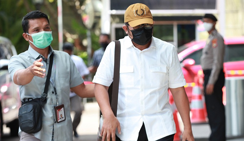 Kena OTT, Wakil Ketua DPRD Jawa Timur Tiba di KPK - Bagian 1