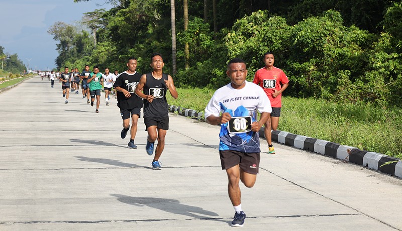 Koarmada III Gelar Lomba Fun Run dan Dayung Perahu Karet - Bagian 3