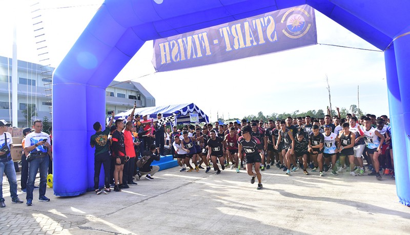 Koarmada III Gelar Lomba Fun Run dan Dayung Perahu Karet - Bagian 1