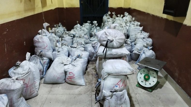 Petugas Gabungan Tangkap Truk Bermuatan 6,9 Ton Pasir Timah Bernilai Ratusan Juta Rupiah di Toboali