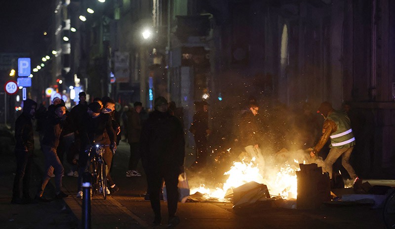 Suporter Maroko Mengamuk di Belgia, Bentrok dengan Polisi dan Bakar-bakaran - Bagian 2
