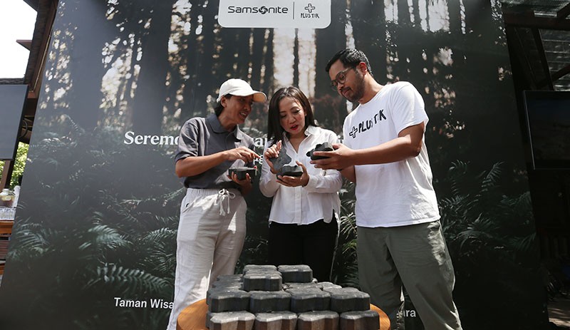 Lindungi Taman Mangrove, Samsonite Luggage Trade-in Sukses Aspal 100.000 Paving Block Daur Ulang - Bagian 2