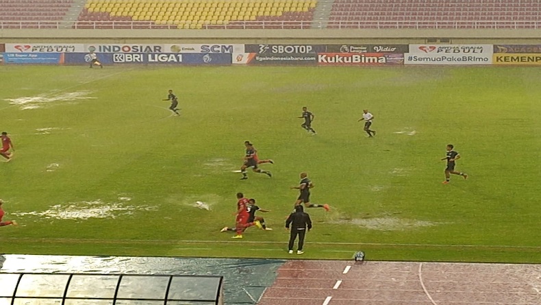 Stadion Manahan Solo Tergenang Air saat Liga 1, Ini Jawaban Gibran