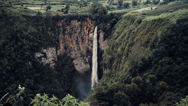 Air Terjun Tertinggi di Sumatera, Ada yang Keluarkan Dentuman dari Derasnya Arus