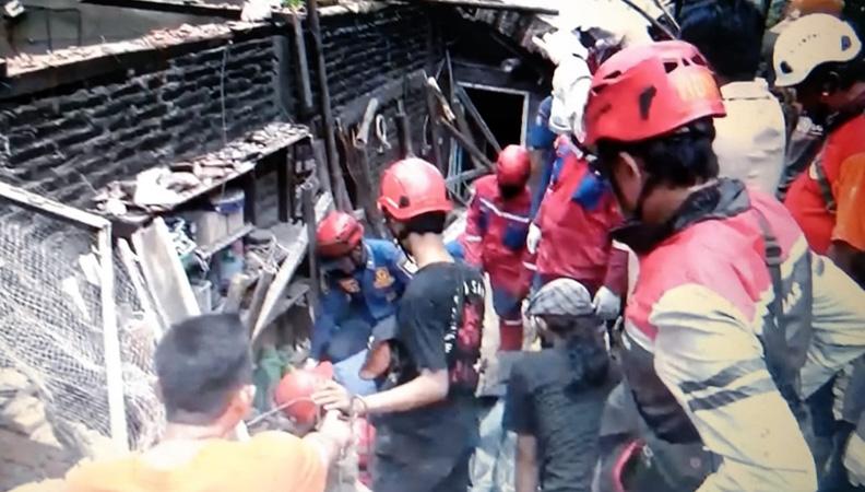 Tembok Bekas Bangunan Pabrik Gula di Klaten Roboh Timpa 2 Pekerja, 1 Tewas