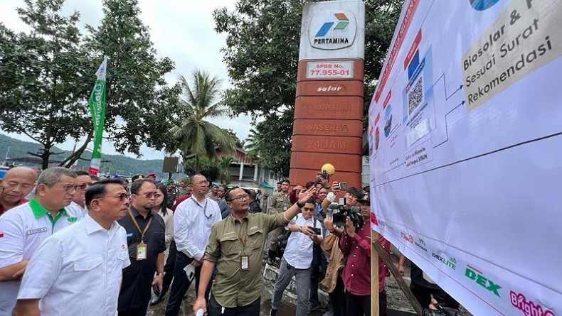title Bertemu Nelayan di Bitung, Moeldoko Pastikan Solar Subsidi Tepat Sasaran Bertemu Nelayan di Bitung, Moeldoko Pastikan Solar Subsidi Tepat Sasaran