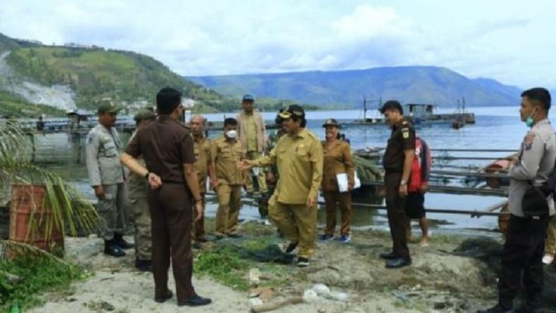 933 Keramba Jaring Apung di Danau Toba Ditertibkan Sepanjang 2022