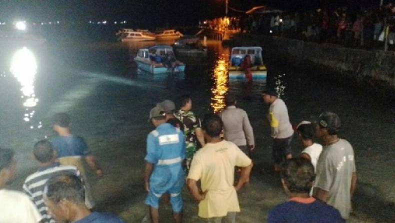 Kapal Cepat Terbalik Dihantam Ombak di Maluku Tengah, 2 Tewas