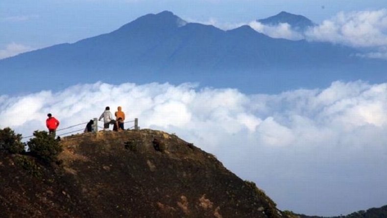 7 Gunung di Jawa Barat, Nomor 5 Disebut Uga Siliwangi sebagai Tanda Bencana Besar