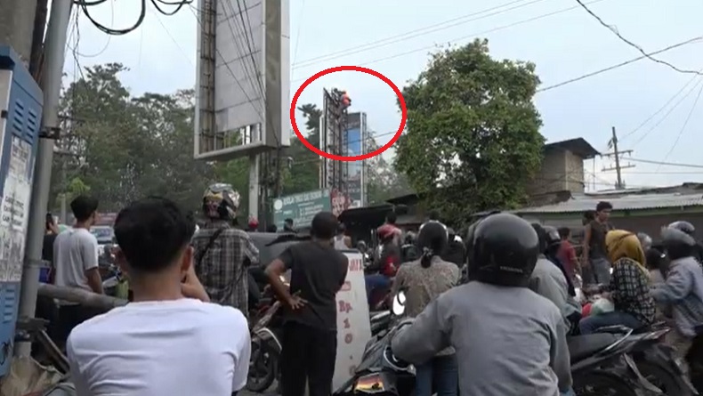 Pekerja Pemasangan Baliho Tersengat Listrik di Medan, Korban Lemas Berlumuran Darah