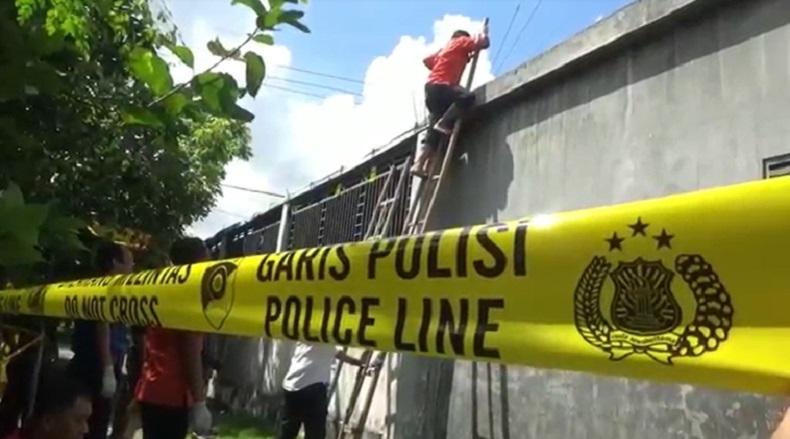 title Gadis Tulungagung Tewas Bersimbah Darah dalam Rumah, Ada Luka di Tubuh Korban  Gadis Tulungagung Tewas Bersimbah Darah dalam Rumah, Ada Luka di Tubuh Korban