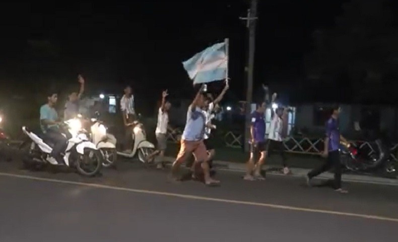 Argentina Juara Piala Dunia 2022, Masyarakat Polman Jalan Kaki 7 KM Rayakan Kemenangan