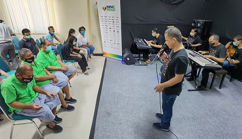 MNC Sky Vision Gandeng MNC Peduli Berikan Donasi ke Lembaga Penyandang Tunaganda - Bagian 3