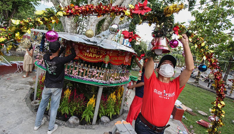 Dekorasi Pernak-pernik Natal Gunakan Barang Bekas - Bagian 1