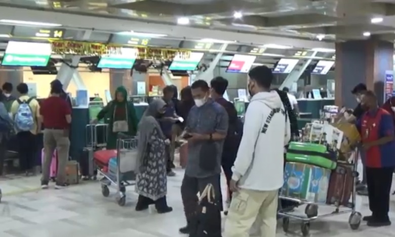 Puncak Arus Mudik Natal di Bandara Sultan Hasanuddin Makassar Diprediksi H-2