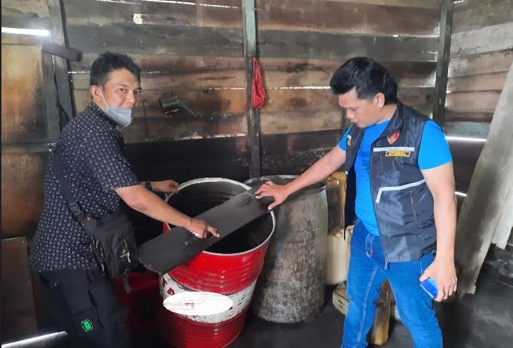 Diduga Timbun BBM Ilegal Jenis Solar, Warung di Muarojambi Digerebek Polisi